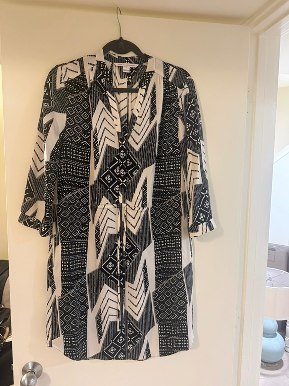 Diane von Furstenberg silk shirtdress, size 8. 100% silk.